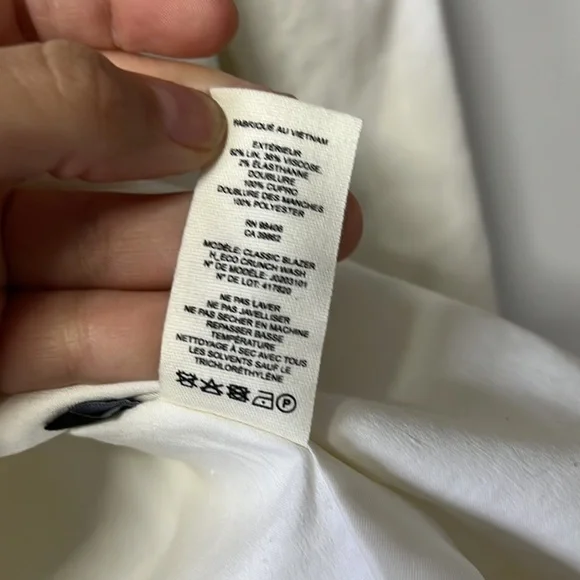 Theory Slightly Off White Blazer - Picture 5 of 14